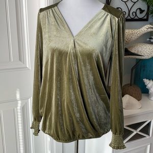 WONDERLY Olive green velvet blouse